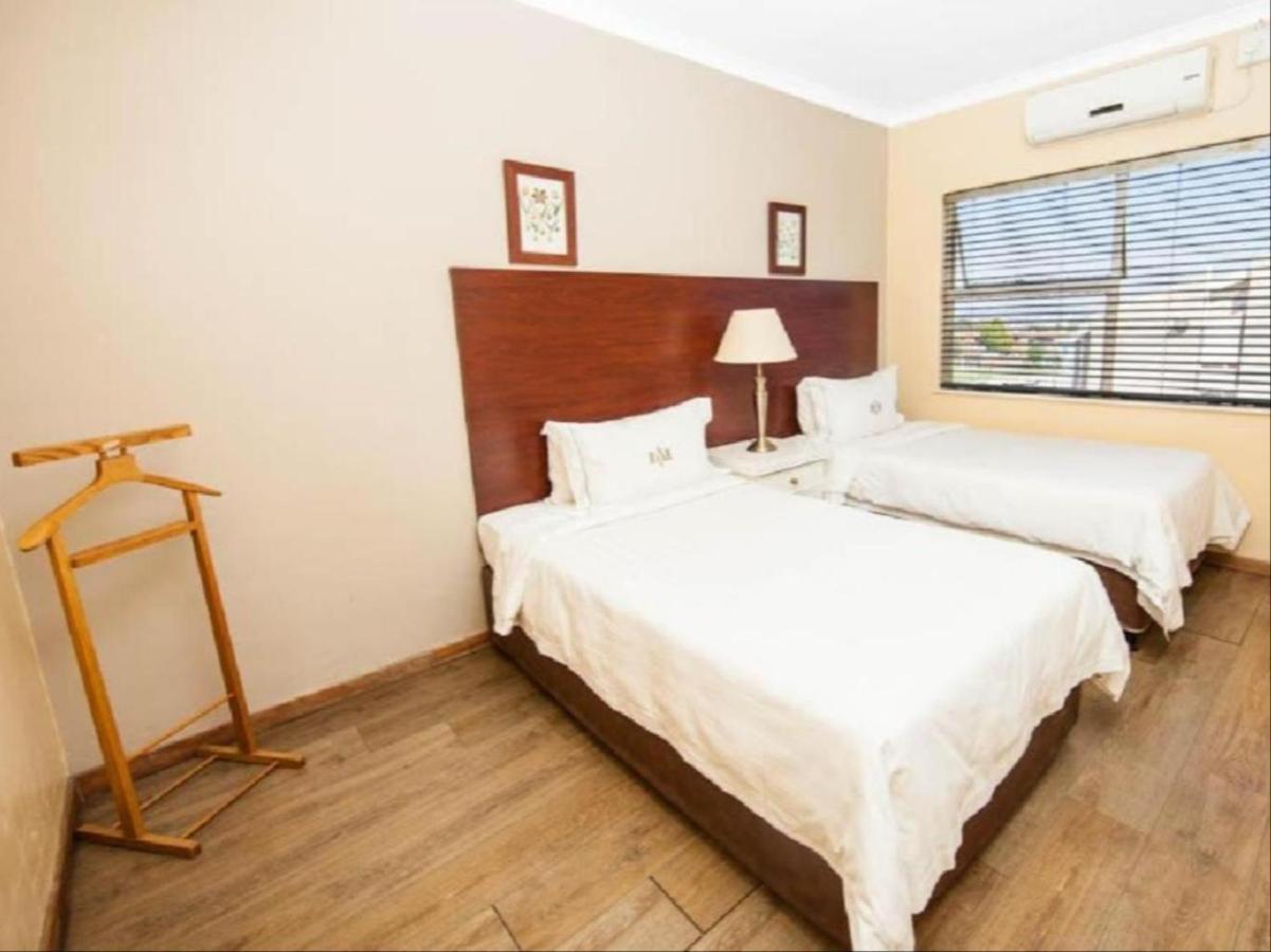 Vetho 2 Apartments Or Tambo Airport Kempton Park Esterno foto
