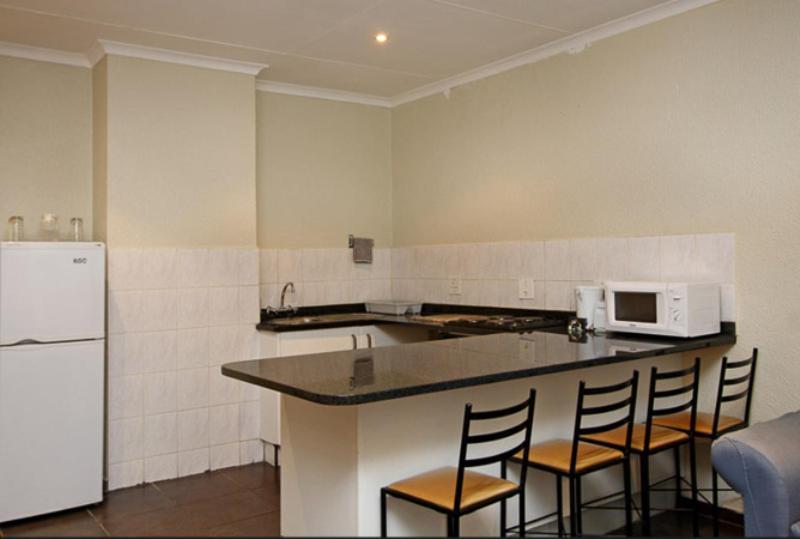 Vetho 2 Apartments Or Tambo Airport Kempton Park Esterno foto