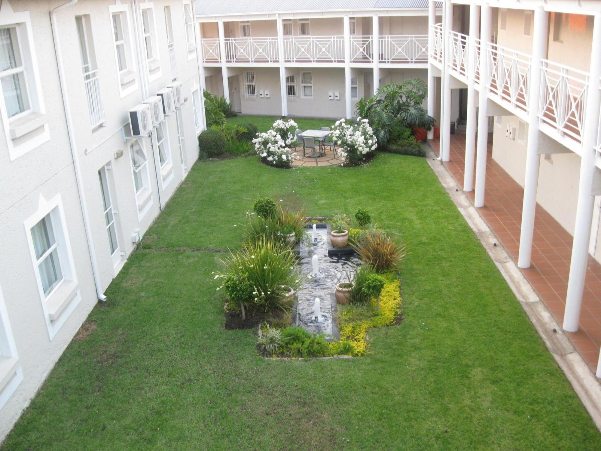 Vetho 2 Apartments Or Tambo Airport Kempton Park Esterno foto