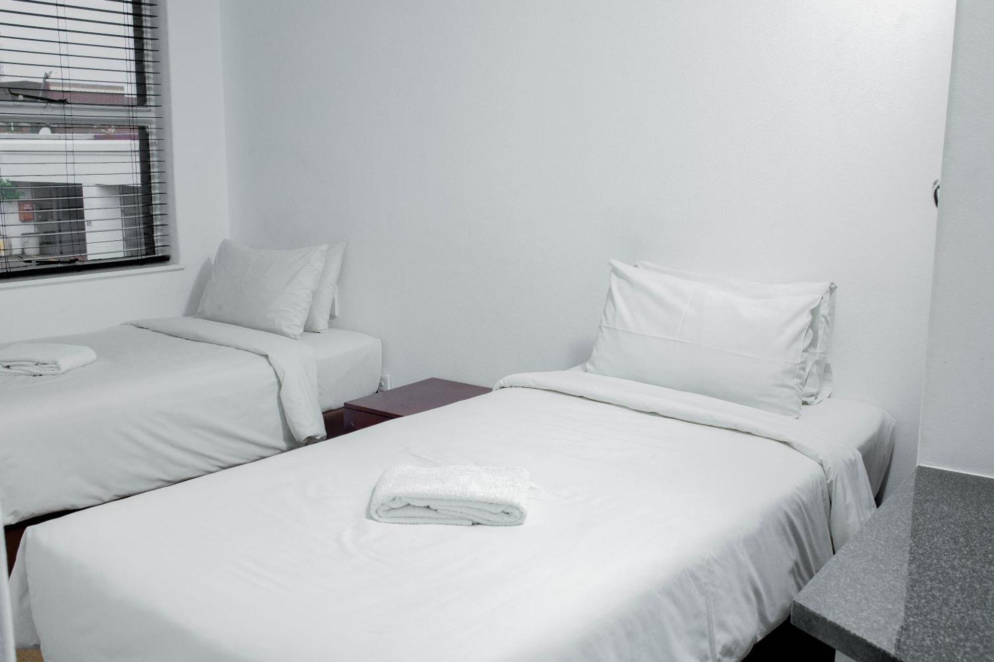 Vetho 2 Apartments Or Tambo Airport Kempton Park Esterno foto
