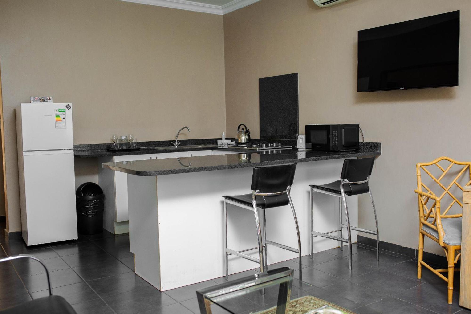 Vetho 2 Apartments Or Tambo Airport Kempton Park Esterno foto