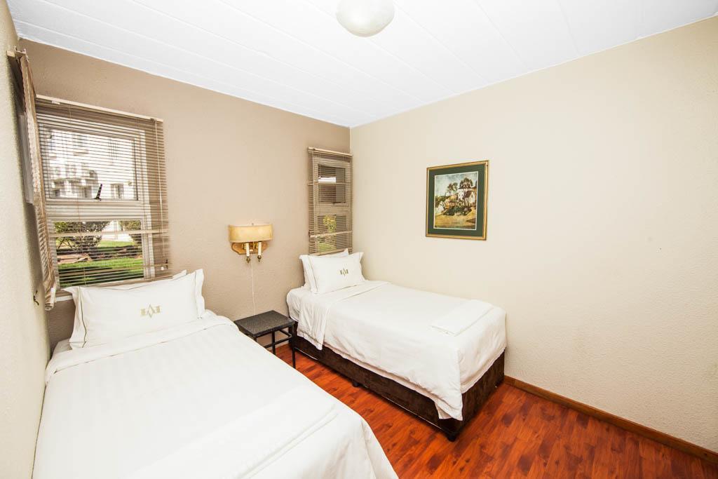 Vetho 2 Apartments Or Tambo Airport Kempton Park Esterno foto