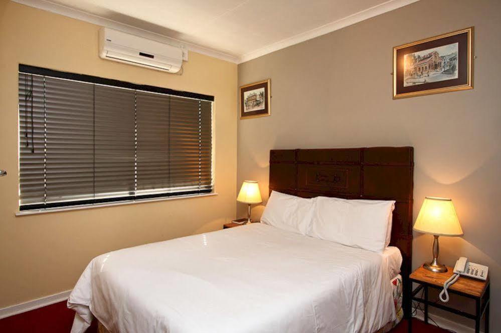 Vetho 2 Apartments Or Tambo Airport Kempton Park Esterno foto