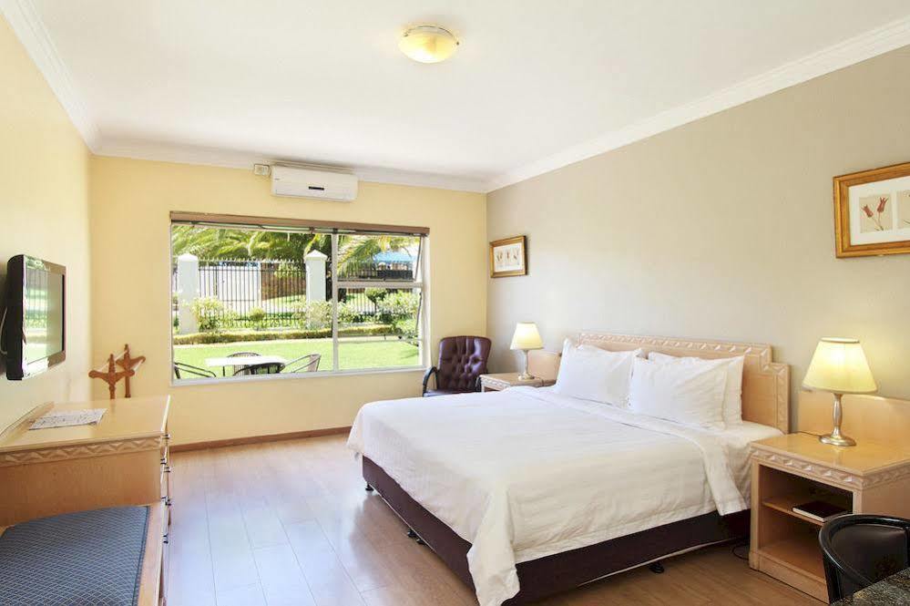 Vetho 2 Apartments Or Tambo Airport Kempton Park Esterno foto