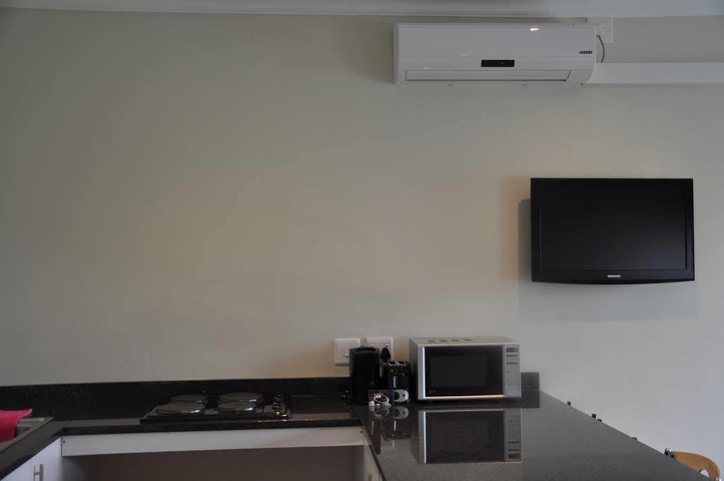 Vetho 2 Apartments Or Tambo Airport Kempton Park Esterno foto