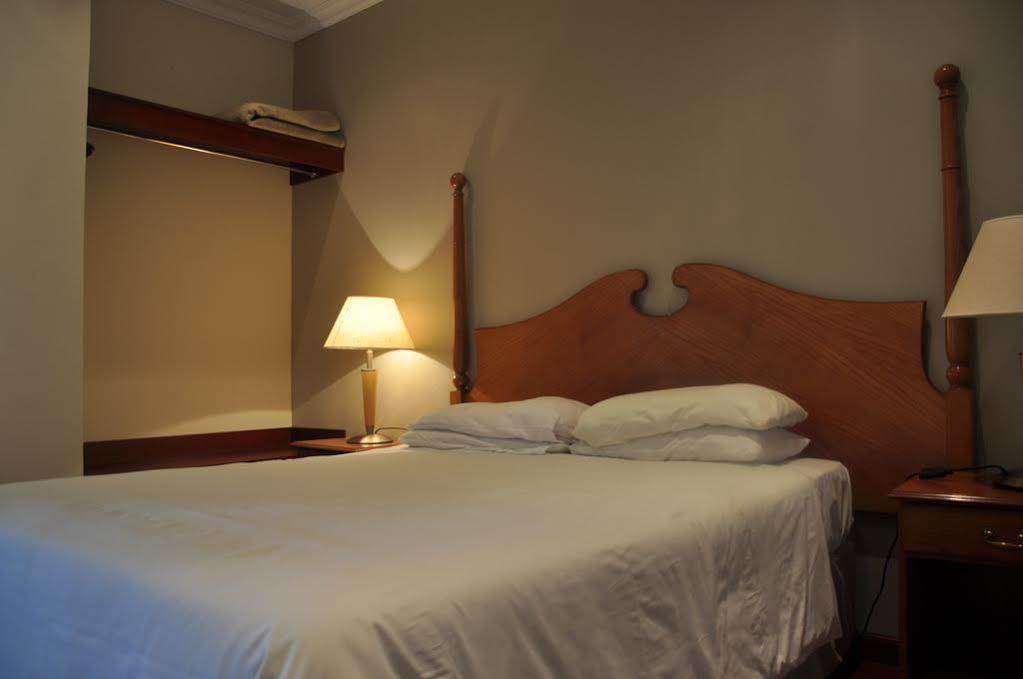 Vetho 2 Apartments Or Tambo Airport Kempton Park Esterno foto