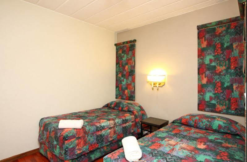 Vetho 2 Apartments Or Tambo Airport Kempton Park Esterno foto